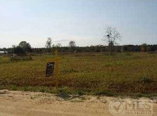 475 Foxchase Dr, Wewahitchka, FL 32465