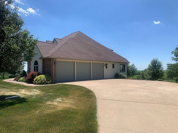 4th image of 9565 Royal Wood Dr