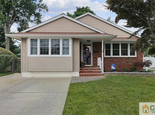 4 Milton Pl, Middlesex, NJ 08846