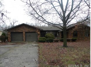 50 Duke Dr, Maryville, IL