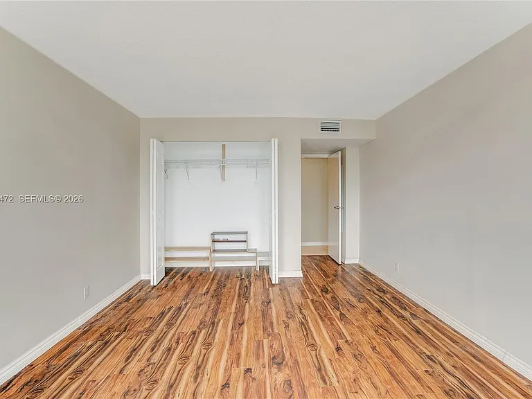 1000 Parkview Dr #614 — Photo 12