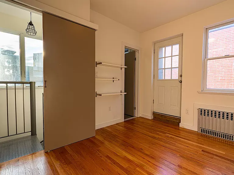 500 Leonard St #4R — Photo 6