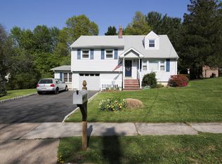 8 Garfield Rd, Wayne, NJ 07470