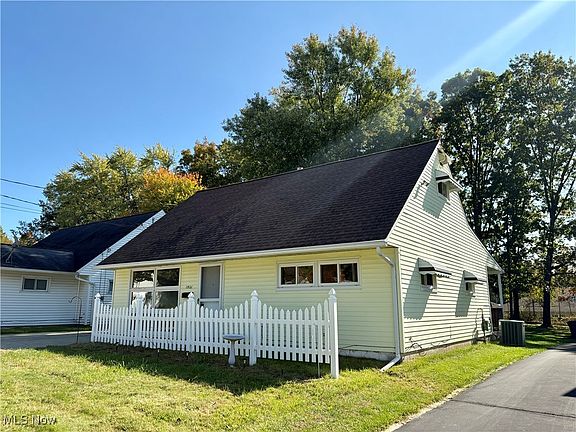 2nd image of 1421 McKinley Ave