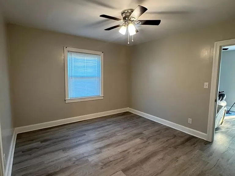 511 Memorial Park Dr — Photo 3