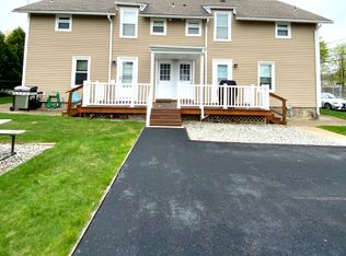 2 Oak St, Smithfield, RI 02917