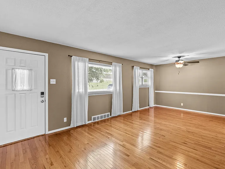 10010 Mayo Dr — Photo 3