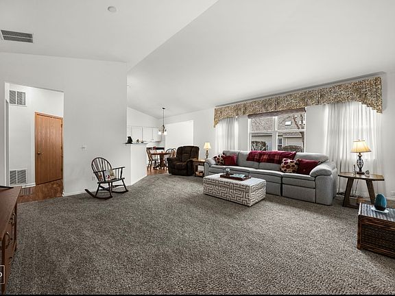 2nd image of 1623 Cadillac Cir