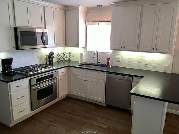 5th image of 203 Luther St