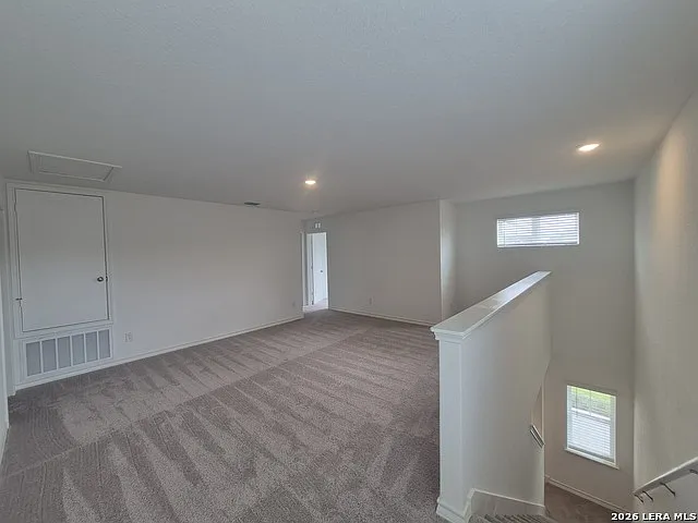 942 Bluegrass Point — Photo 21