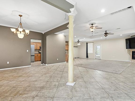3rd image of 1717 Red Oak Dr