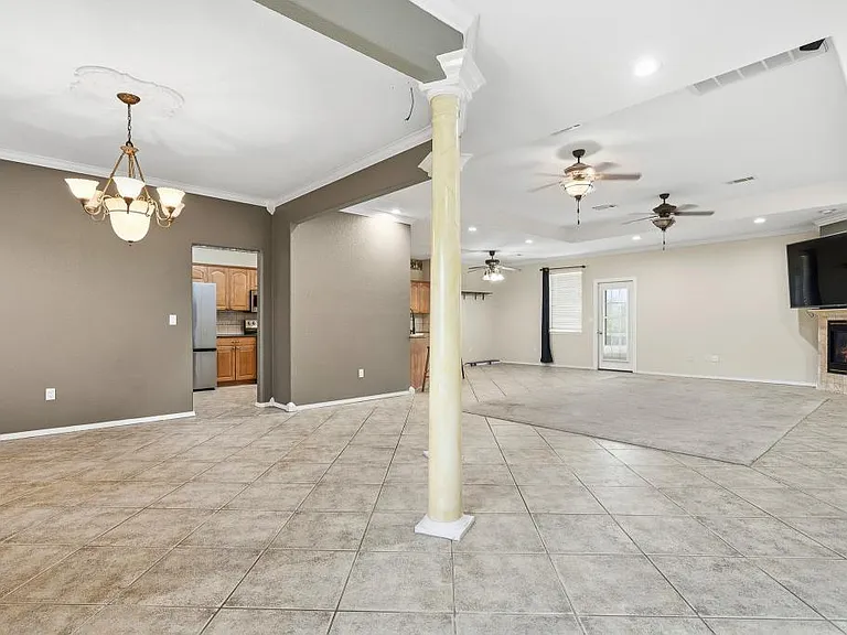 1717 Red Oak Dr — Photo 3