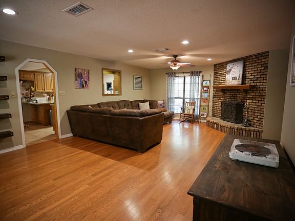 4th image of 105 Pinecrest Dr