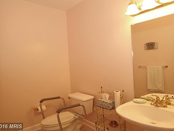 5th image of 6209 Woodland Lake Dr