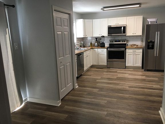 2nd image of 512 Balsam Dr #A