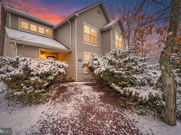 183 Hawthorne Ct, Tannersville, PA 18372