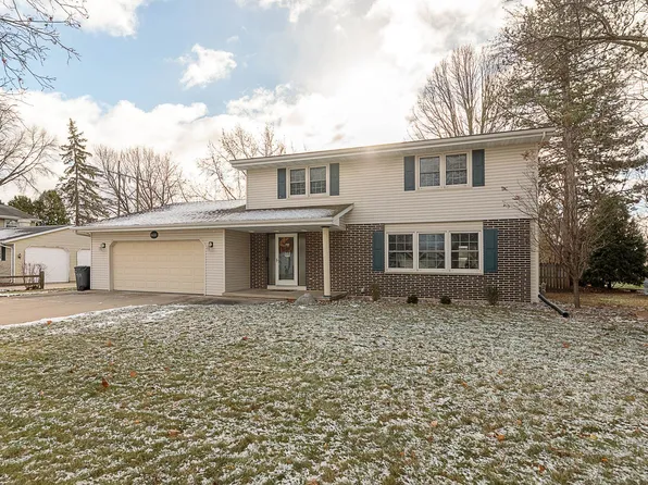 600 Sunrise Ln, Green Bay, WI 54301