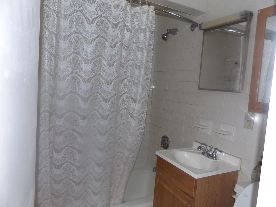 2nd image of 15 Wade Ave