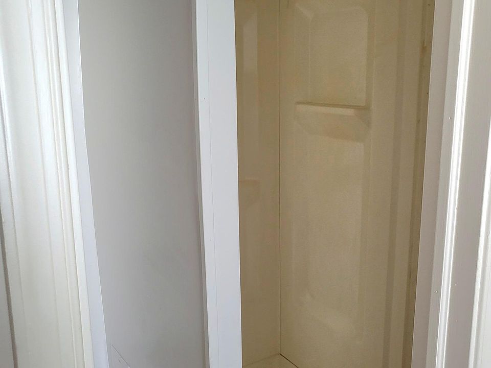 shower in full bathroom