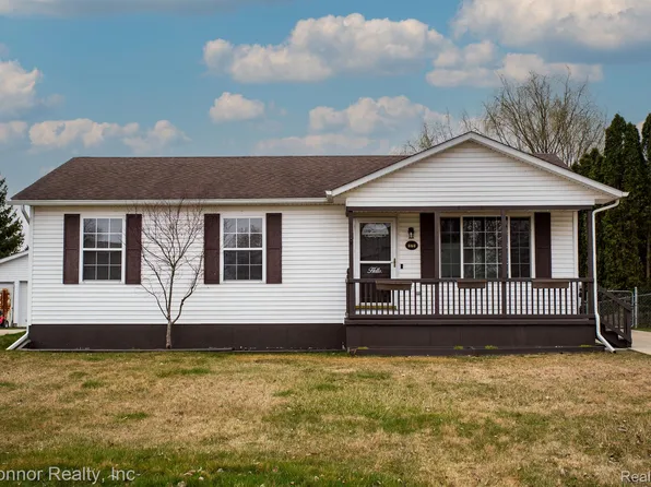 675 Heather Ln, Marysville, MI 48040
