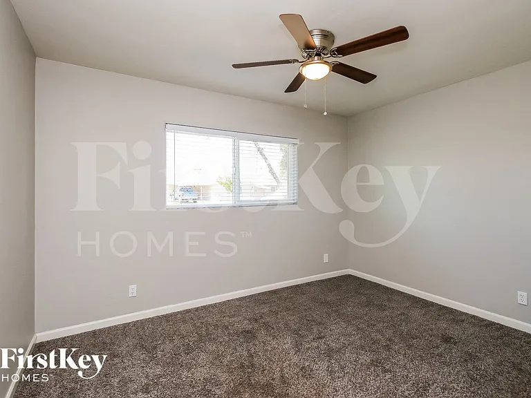 715 W Dublin St — Photo 10