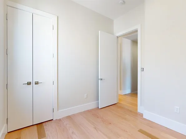 220 Freeman Avenue image 18 of 30