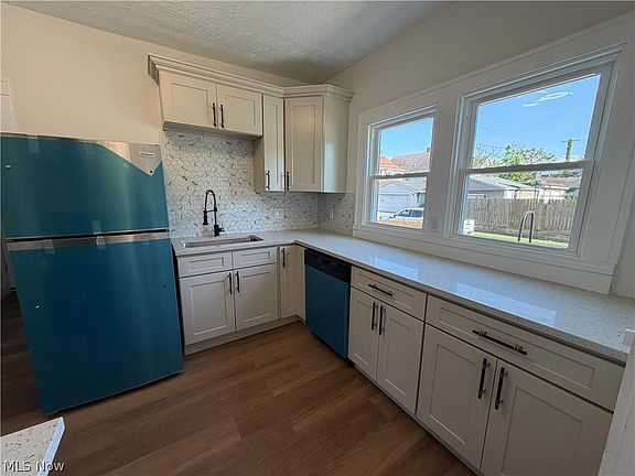 5th image of 3255 W 116th St