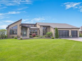 1411 Cross Creek Rd, Mahomet, IL 61853