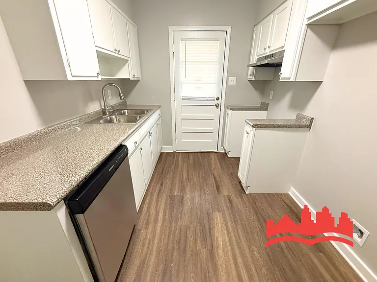 3575 Kensett Dr — Photo 8