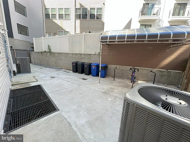 1611 Ridge Ave #3 — Photo 35