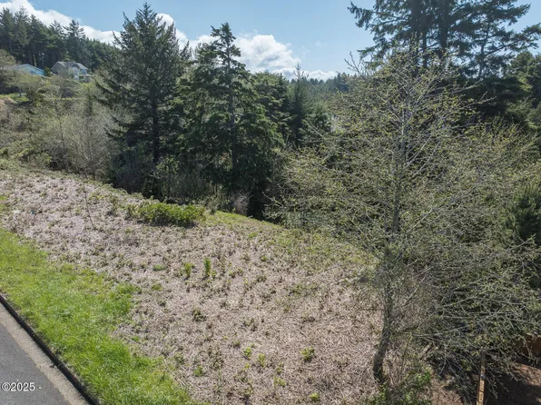 2300/2400 NE 71st St, Newport, OR 97365