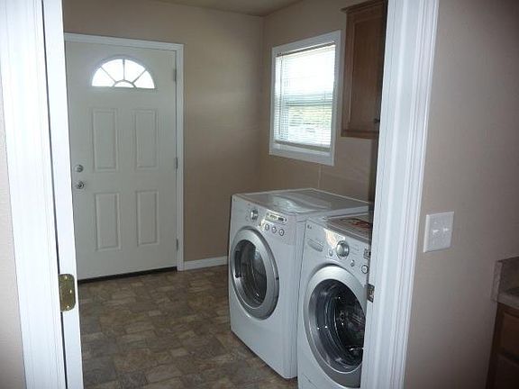 2nd image of 502 W 14th St