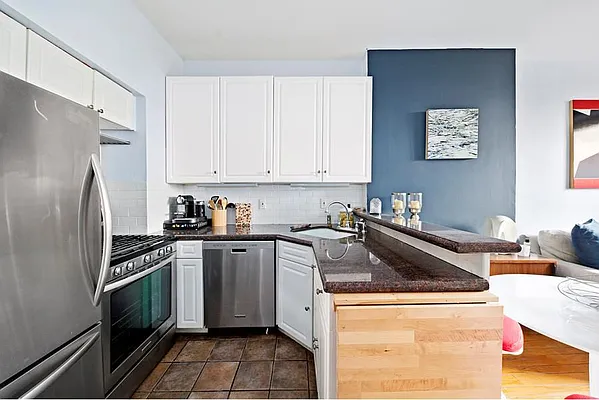 Sold by Miriam Izsak Realty  LLC | media 3