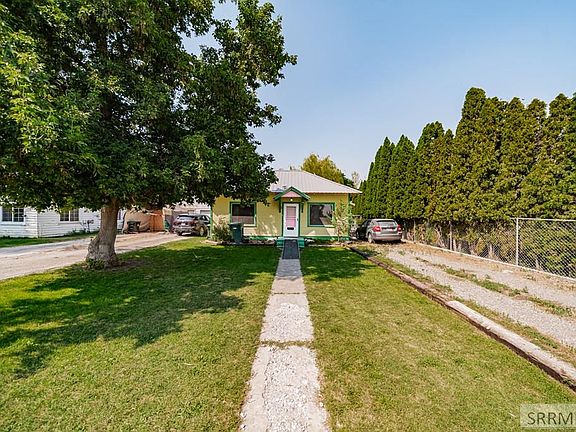 2nd image of 775 Riverton Rd