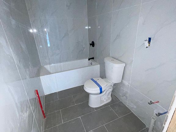 3rd image of 207 Hansbury Ave #1C