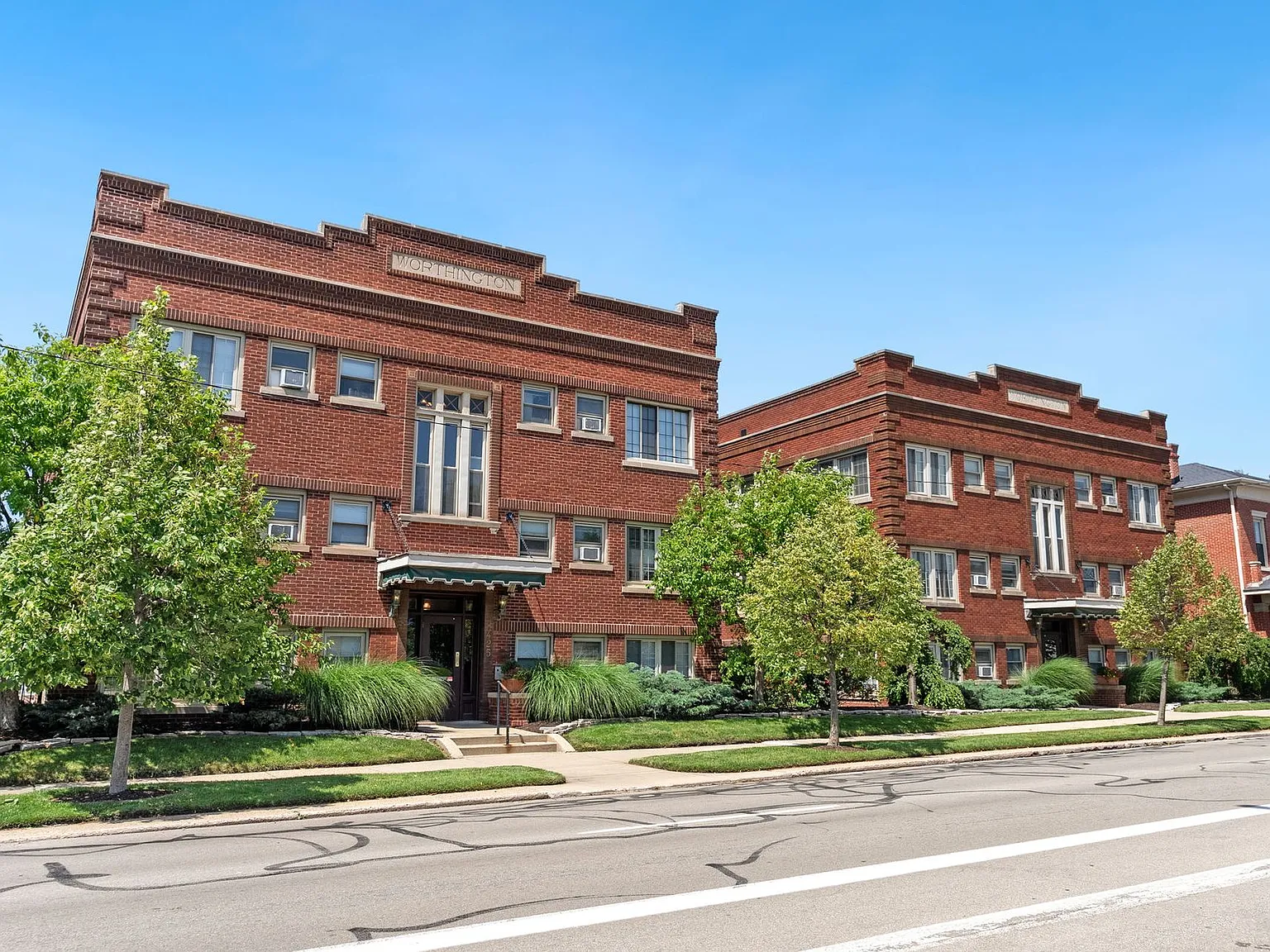Historic Worthington Manor Apartments — Photo 1