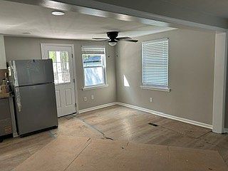 5th image of 35 Cooper Rd