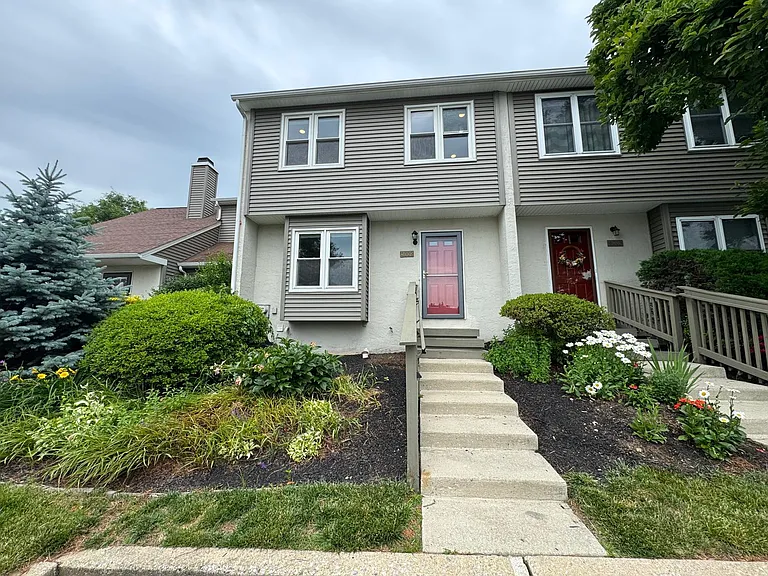 4002 Franklin Ct — Photo 2