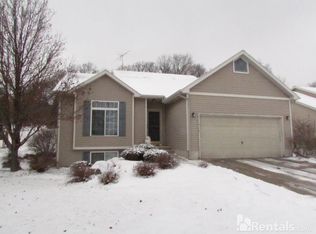 1310 Glacier Hill Dr, Madison, WI 53704