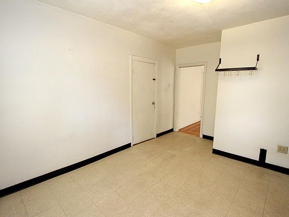 5th image of 403-405 Furnace Brook Pkwy #2
