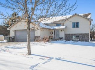 601 Hillcrest Dr, Roberts, WI 54023