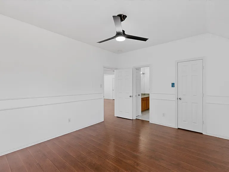 636 N Allen Rd — Photo 29
