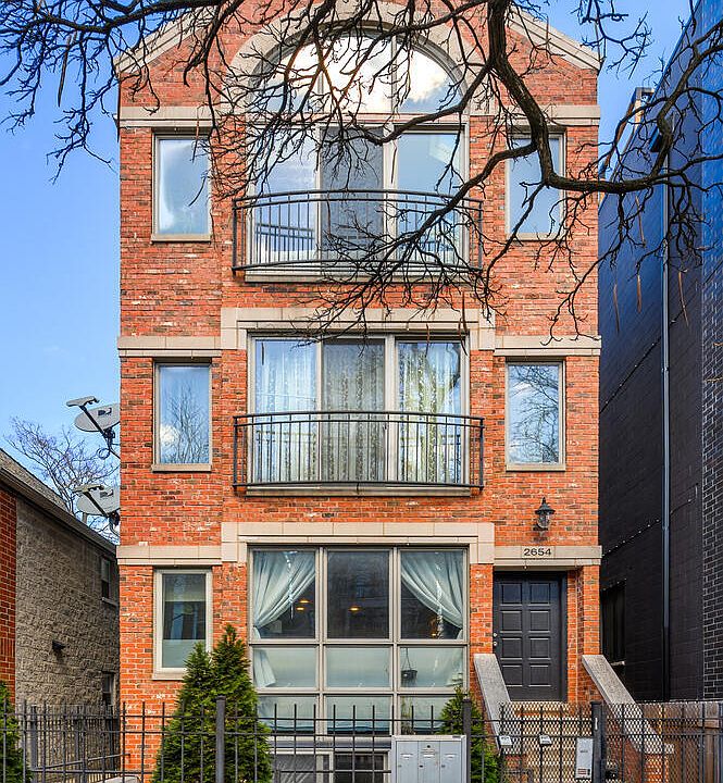 1st image of 2654 W Cortez St #3