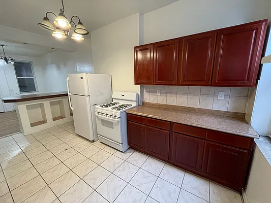 Rented by City Express Realty & Management Corp | media 5