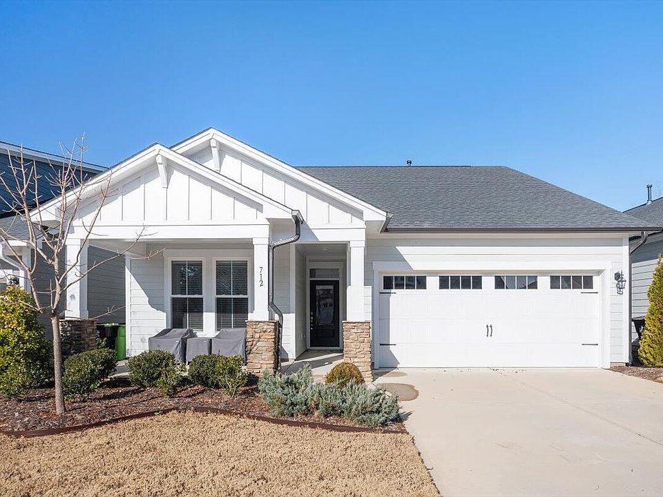 1st image of 712 Still Willow Ln