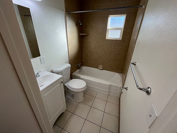 4th image of 1125 Monterey Ave APT 1