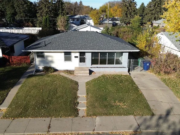 607 Q Avenue N, Saskatoon, SK S7L 2Y2
