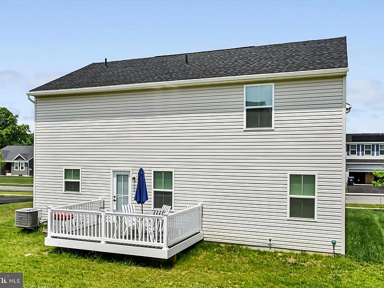 310 Creekside Dr — Photo 37
