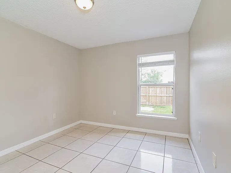 7666 Harbor Bend Cir — Photo 11