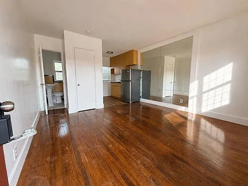 2037 Madison St #17 Photo 1